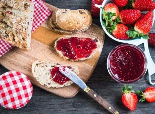 Ποιο φρούτο περιέχει ίδια ποσότητα ζάχαρης με μια ολόκληρη σοκολάτα;